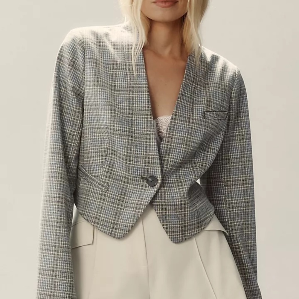 Gorgeous knit tuxedo jacket. Size 10